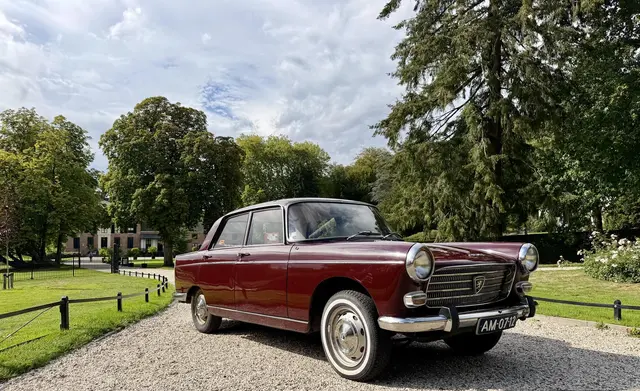 Peugeot 404 Sedan met chauffeur