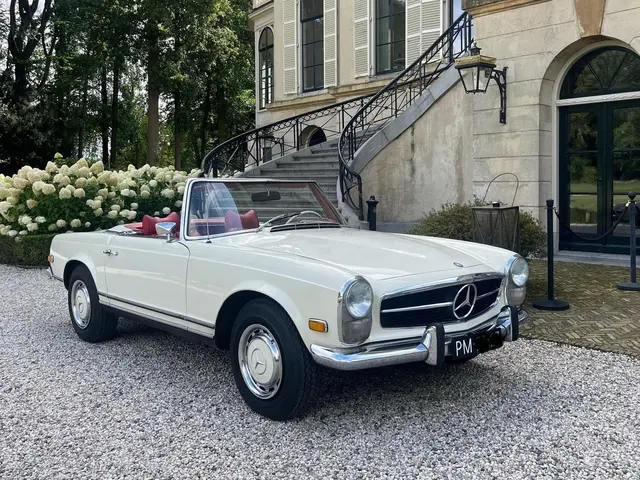 Mercedes-Benz W113 280 SL Pagode