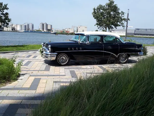 Buick Roadmaster 1955