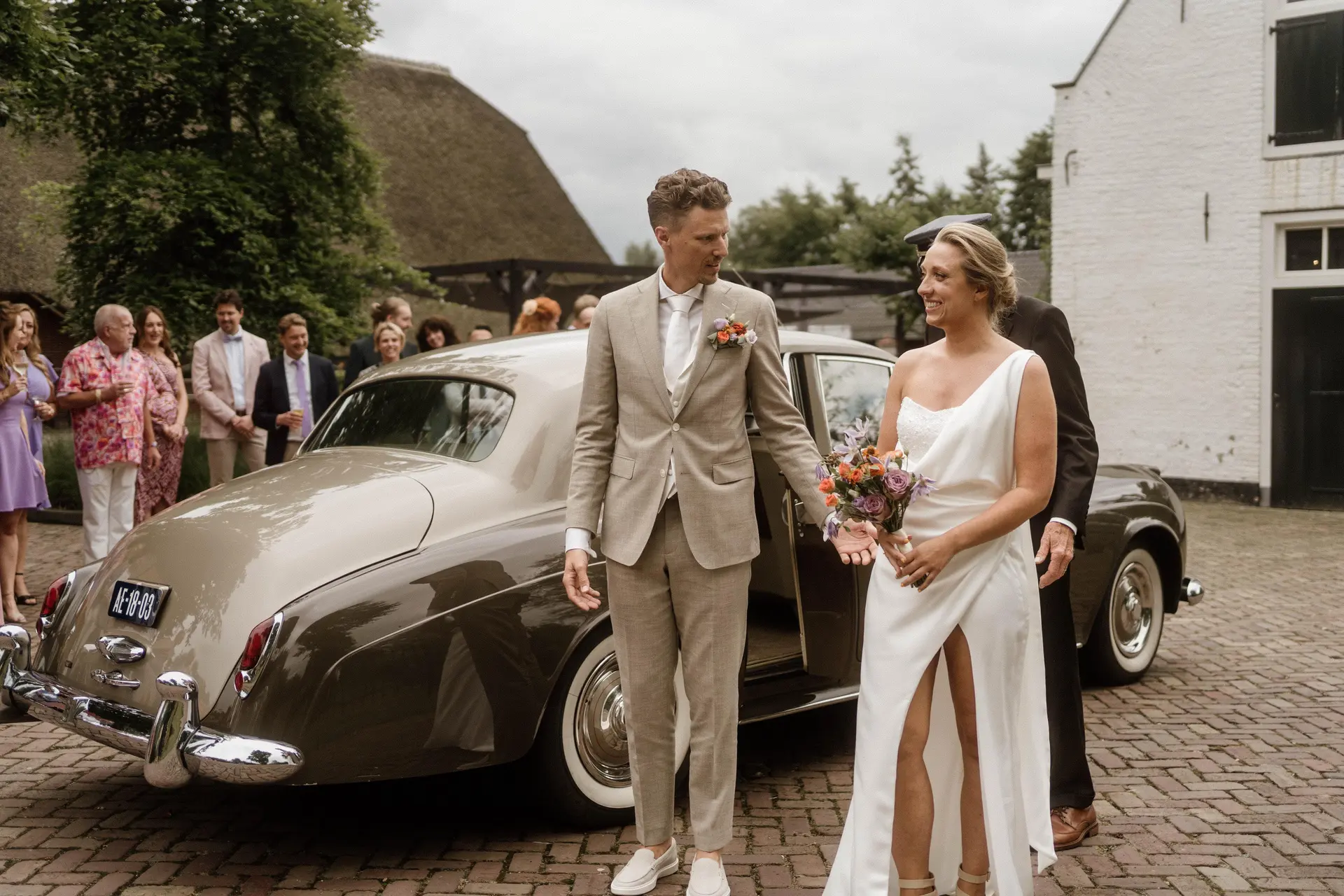 Rolls-Royce Silver Cloud Top staat met chauffeur