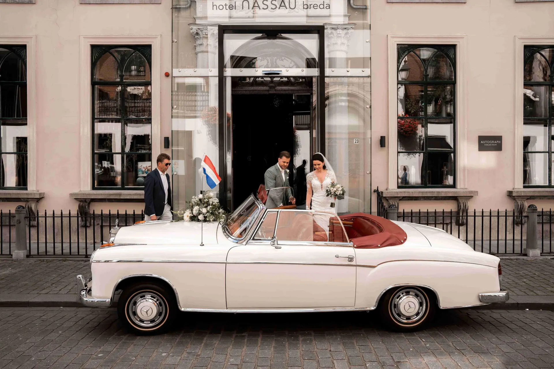 Mercedes-Benz W180 220s
