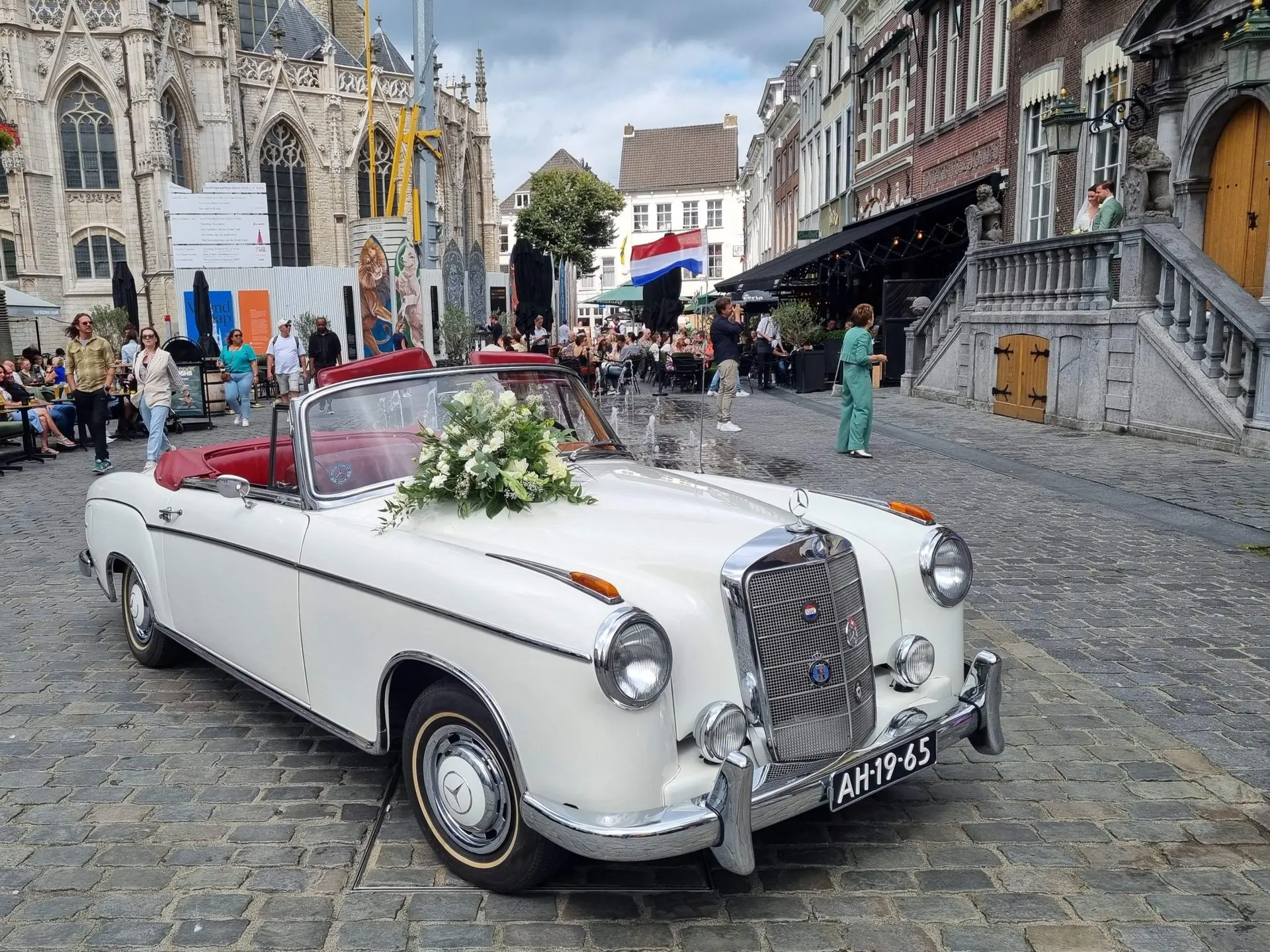 Mercedes-Benz W180 220s