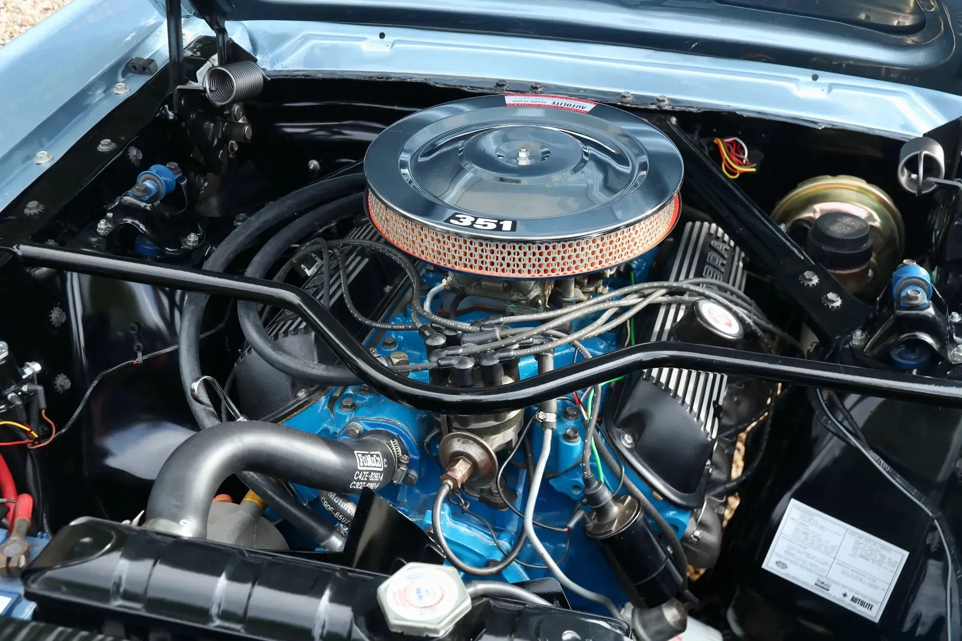 Ford Mustang cabrio lichtblauw