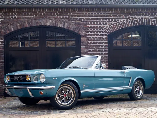 Ford Mustang GT Cabriolet blauw V8