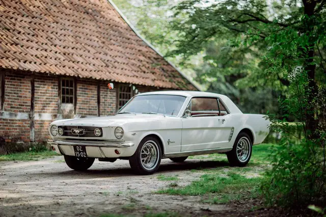 Ford Mustang 64/5 v8 automaat trouwauto, foto 1