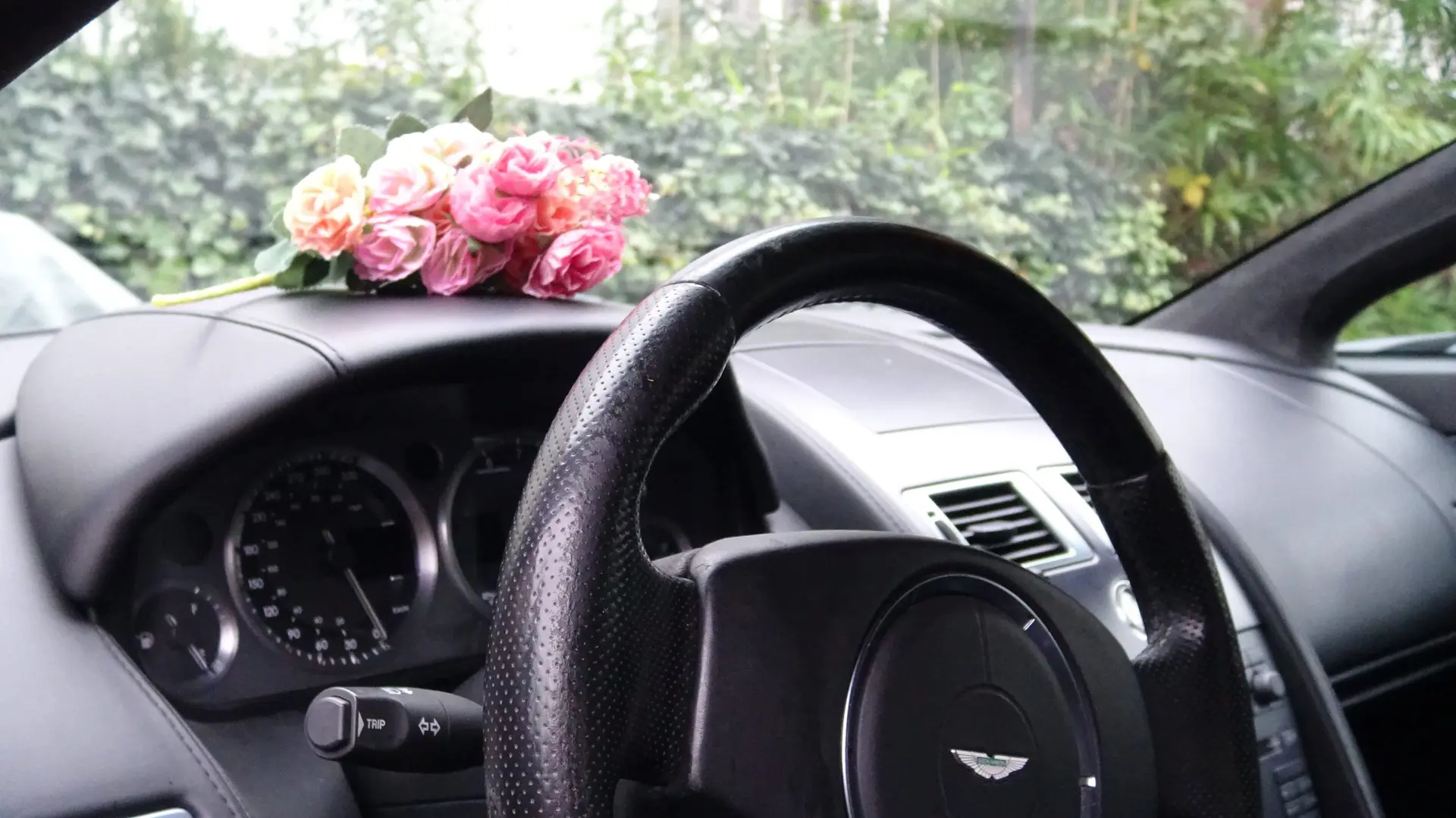 Aston Martin Vantage V8